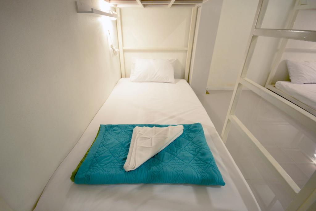 Irest Ao Nang Seafront Hostel Ngoại thất bức ảnh