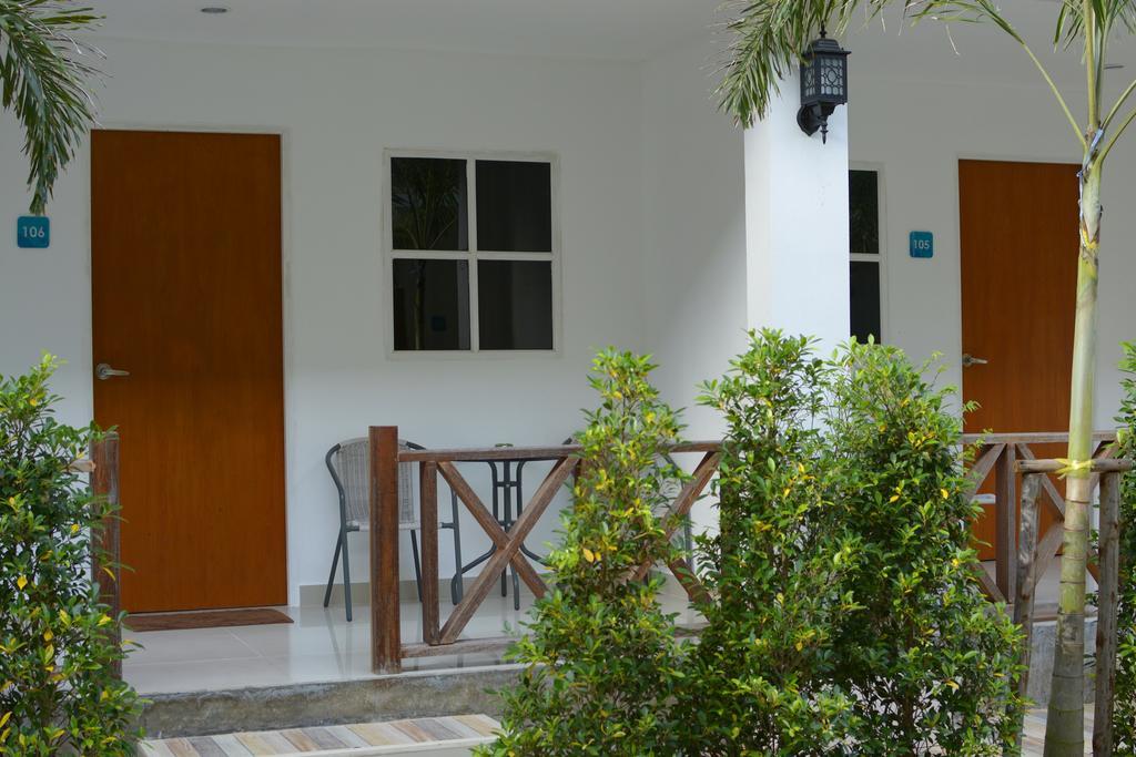 Irest Ao Nang Seafront Hostel Ngoại thất bức ảnh