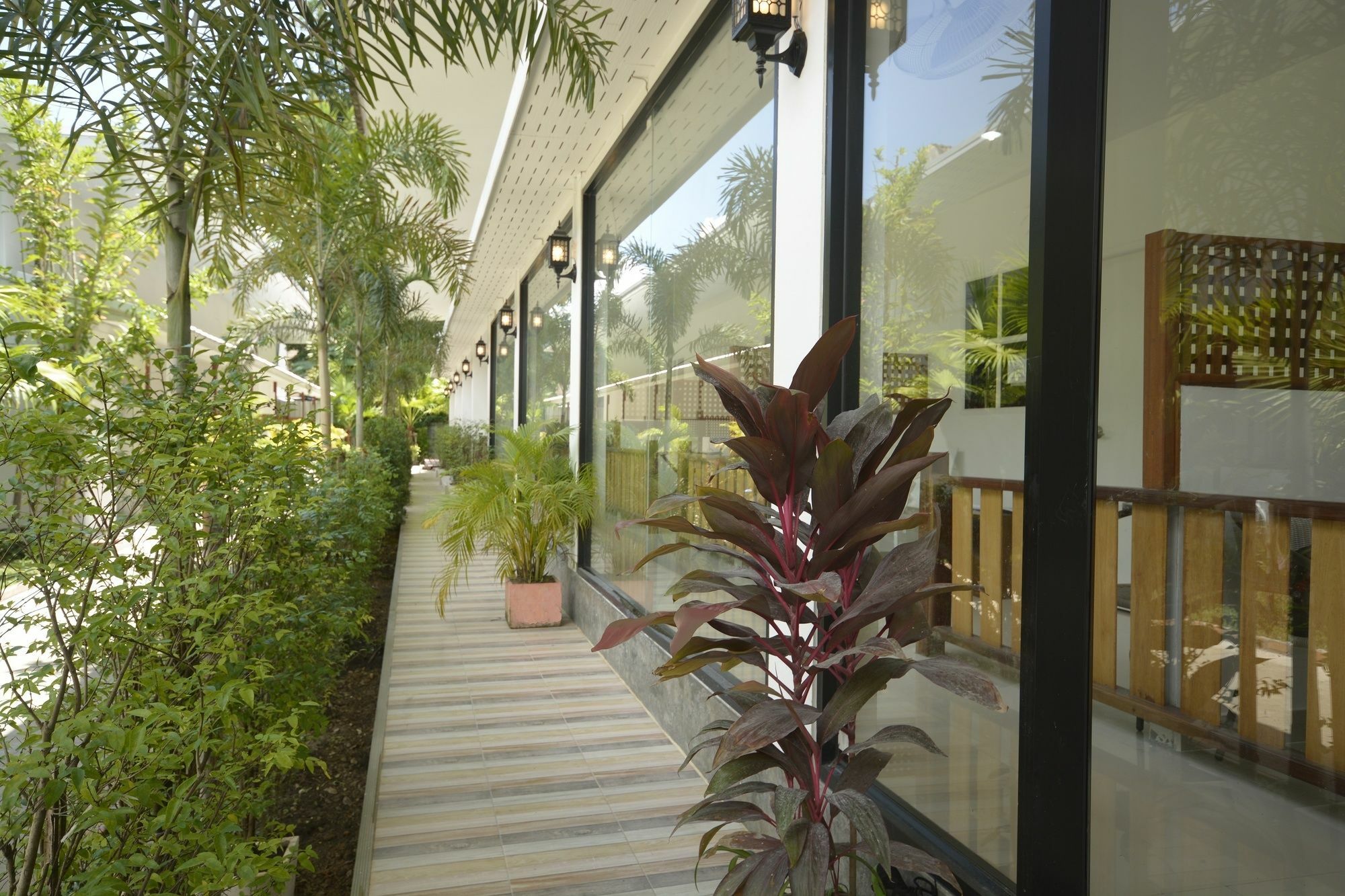 Irest Ao Nang Seafront Hostel Ngoại thất bức ảnh
