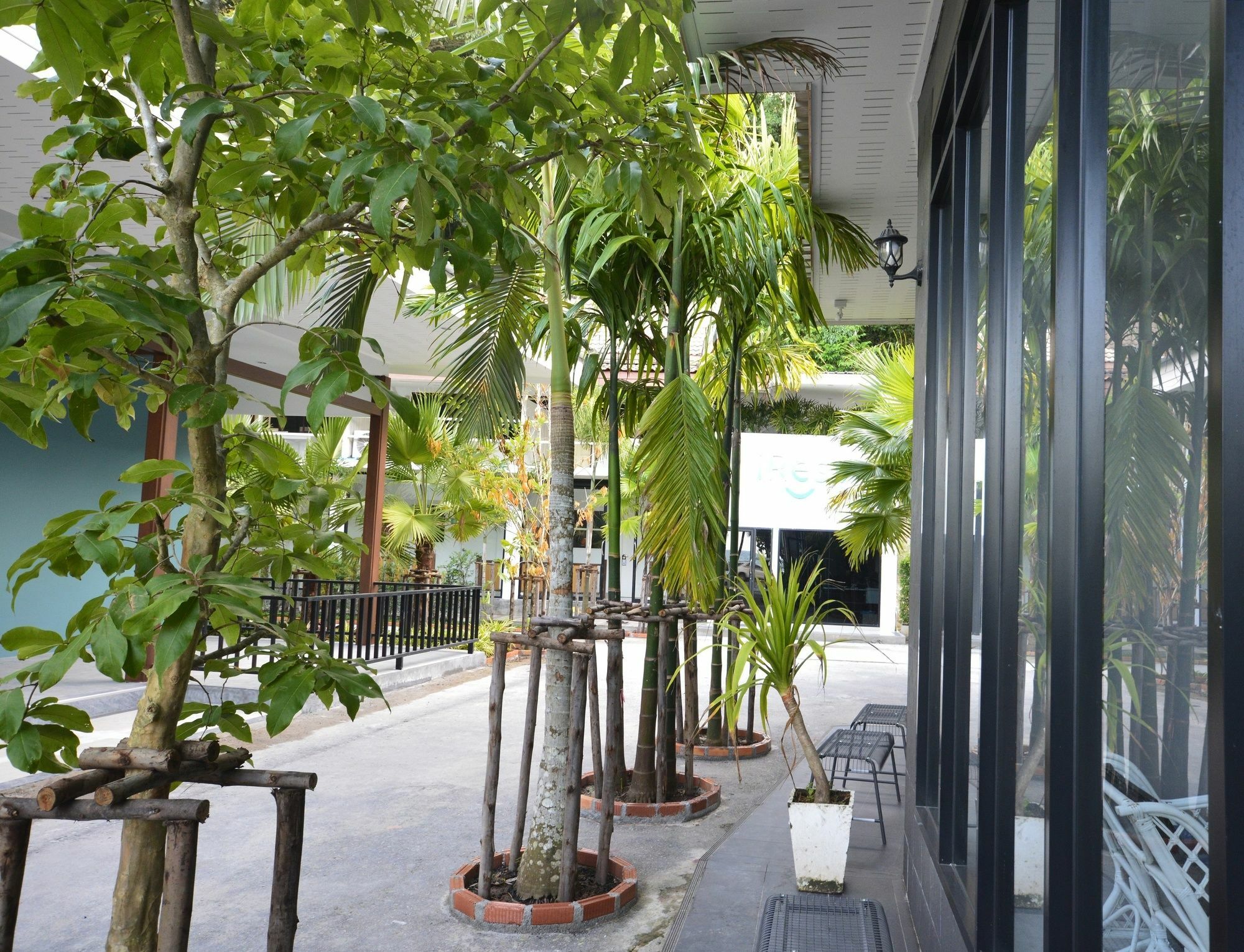 Irest Ao Nang Seafront Hostel Ngoại thất bức ảnh