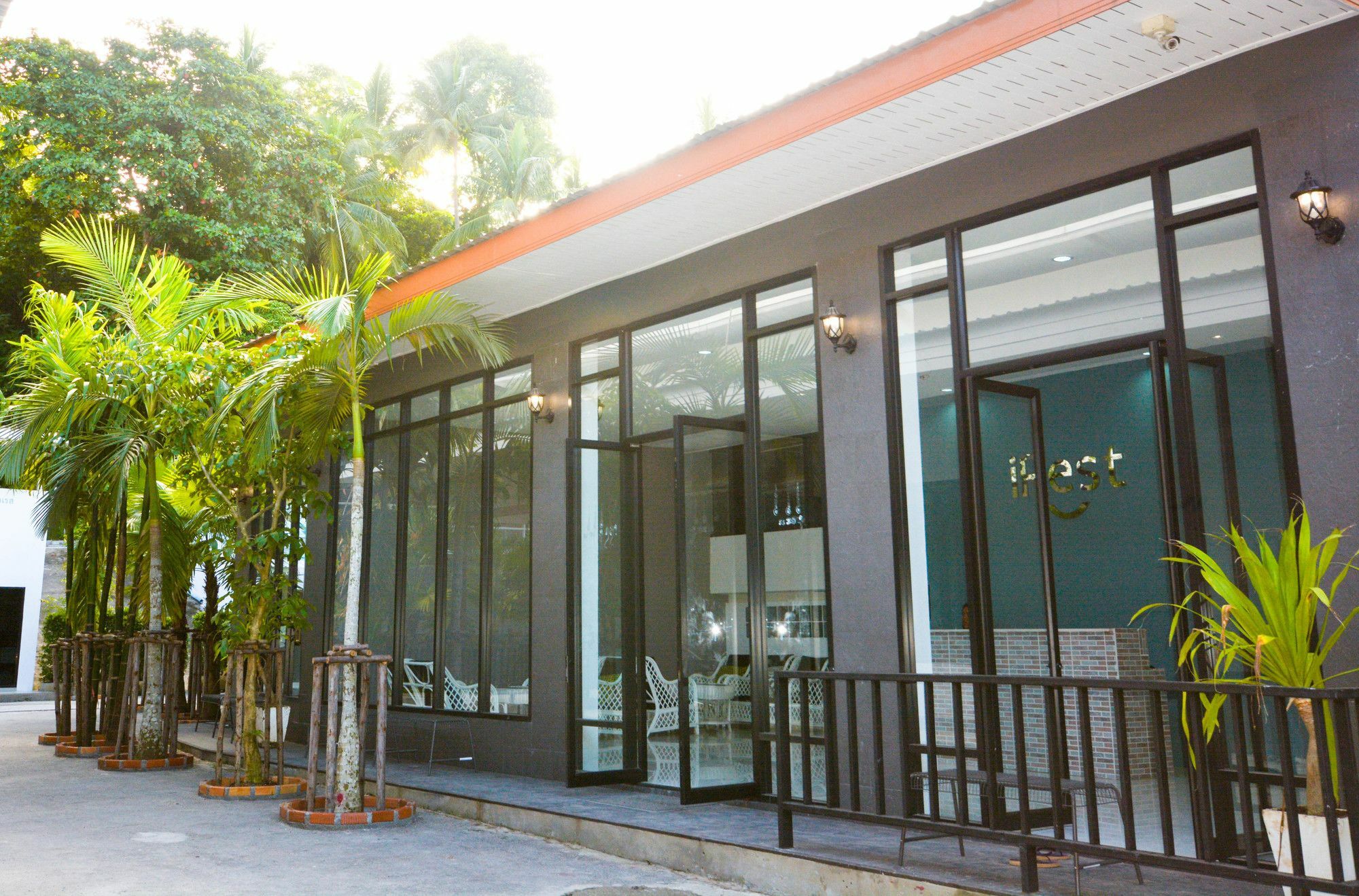 Irest Ao Nang Seafront Hostel Ngoại thất bức ảnh