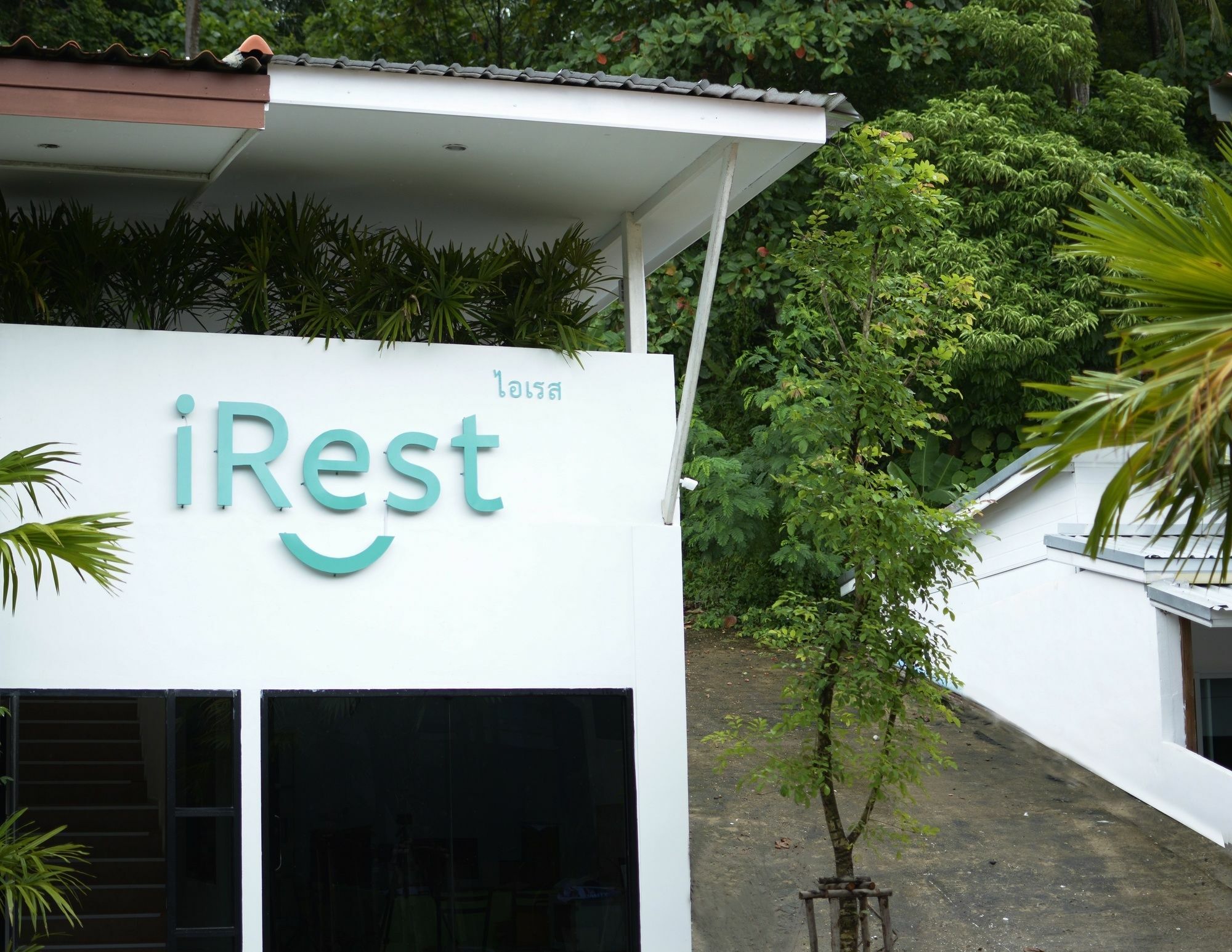 Irest Ao Nang Seafront Hostel Ngoại thất bức ảnh