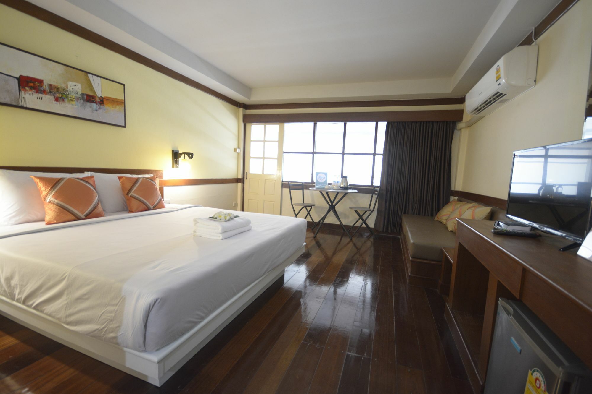 Irest Ao Nang Seafront Hostel Ngoại thất bức ảnh