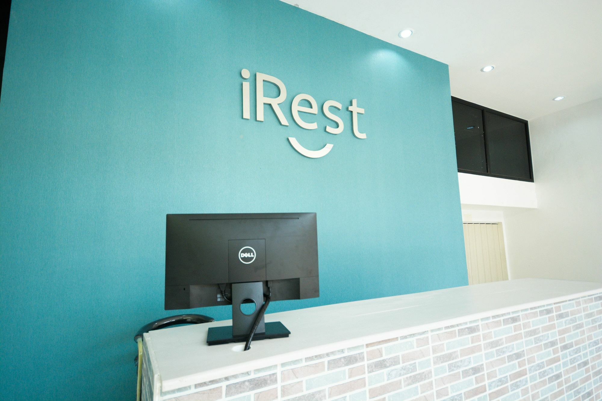 Irest Ao Nang Seafront Hostel Ngoại thất bức ảnh