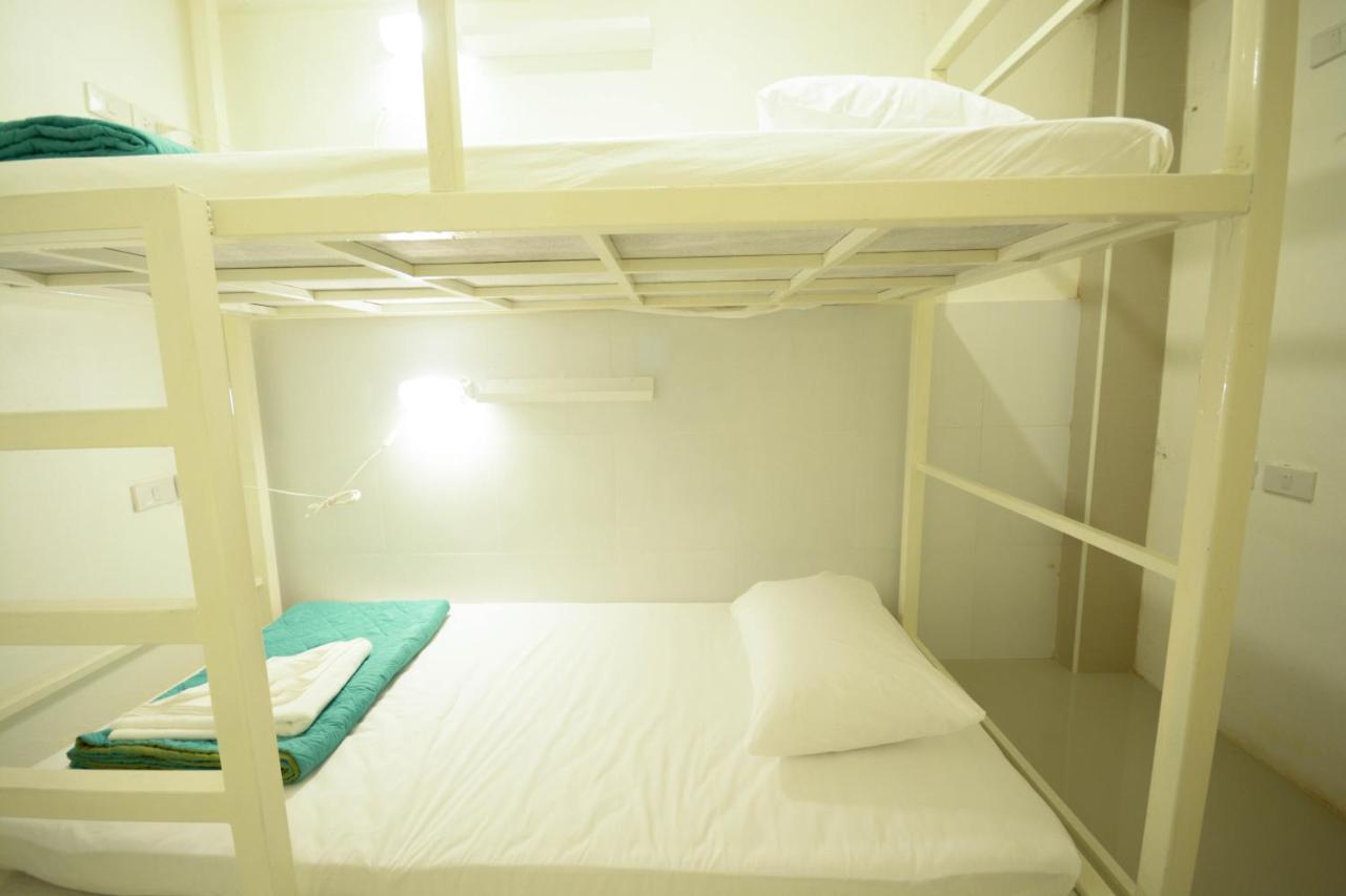 Irest Ao Nang Seafront Hostel Ngoại thất bức ảnh